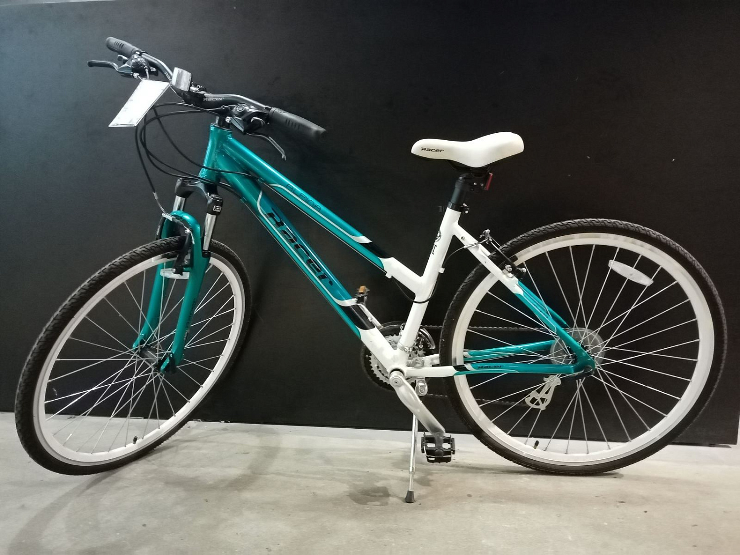 Велосипед Racer Alpina 28 бело-синий рост 18